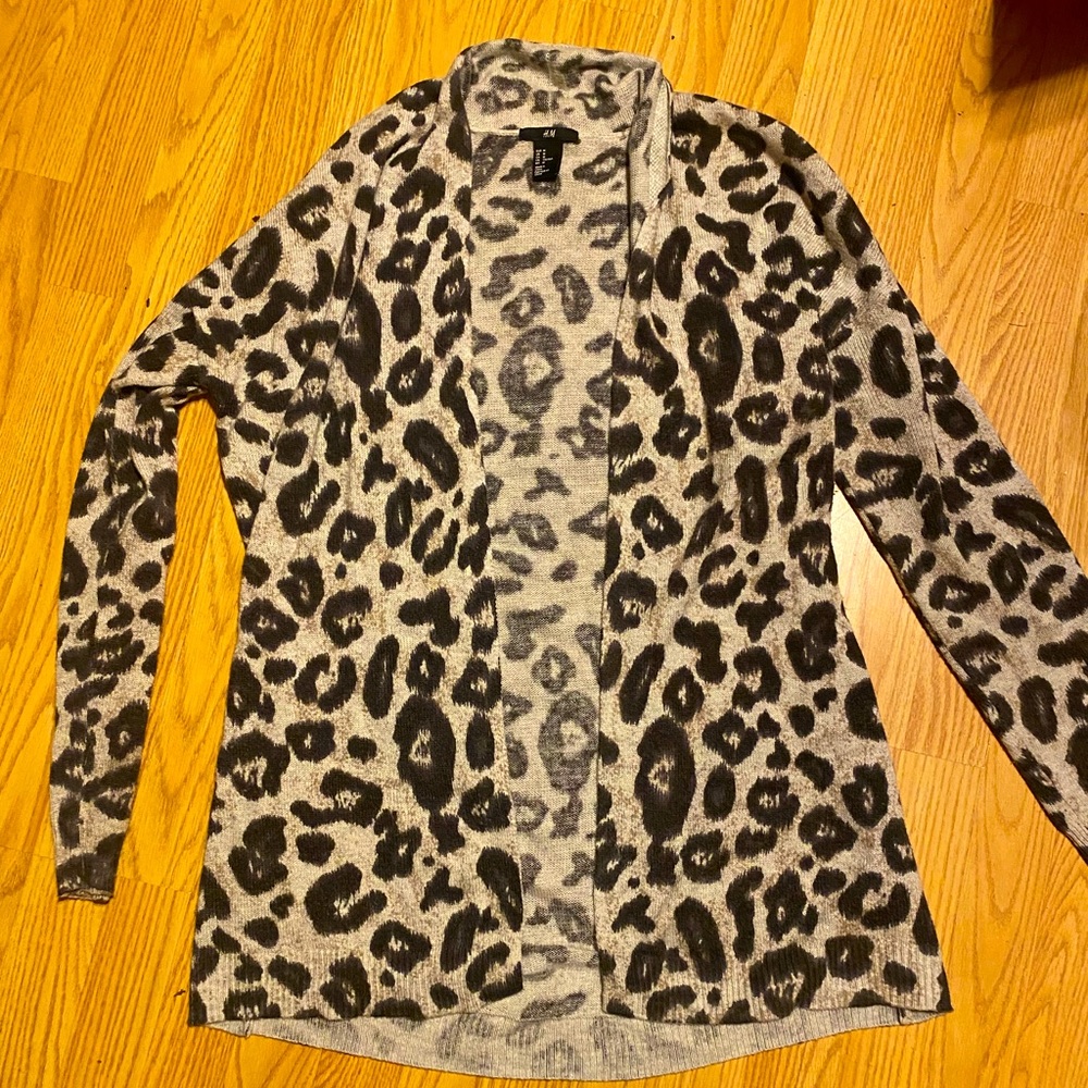 H & M cheetah print cardigan sz M